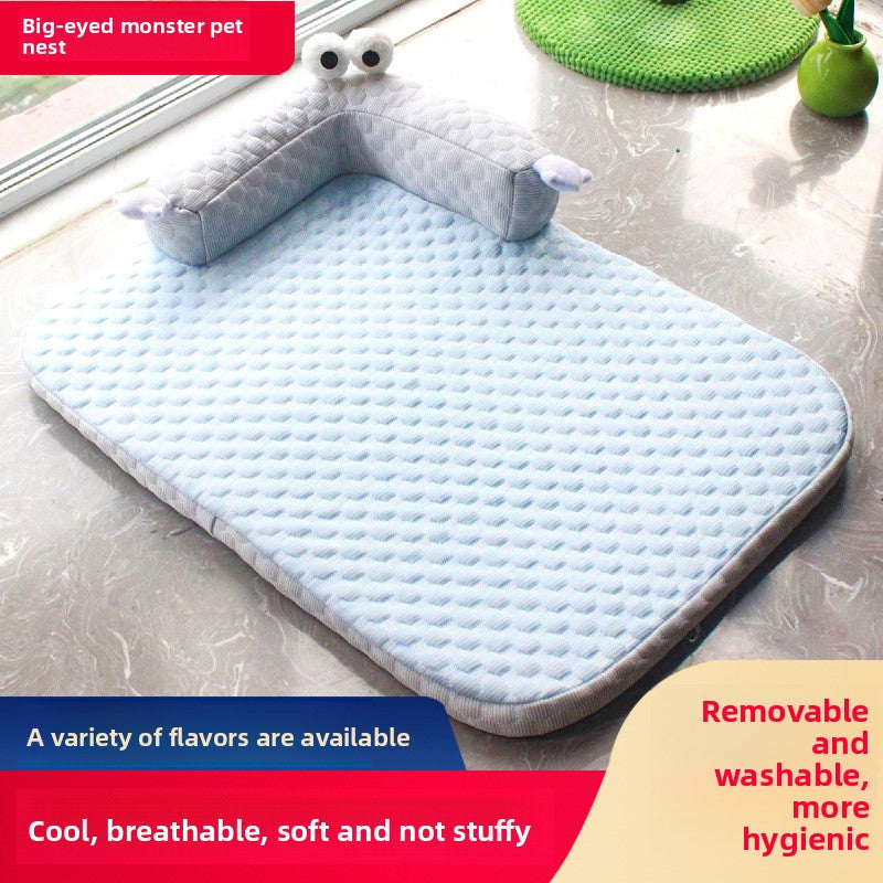 Big eye monster dog bed with washable cover, photo from another angle