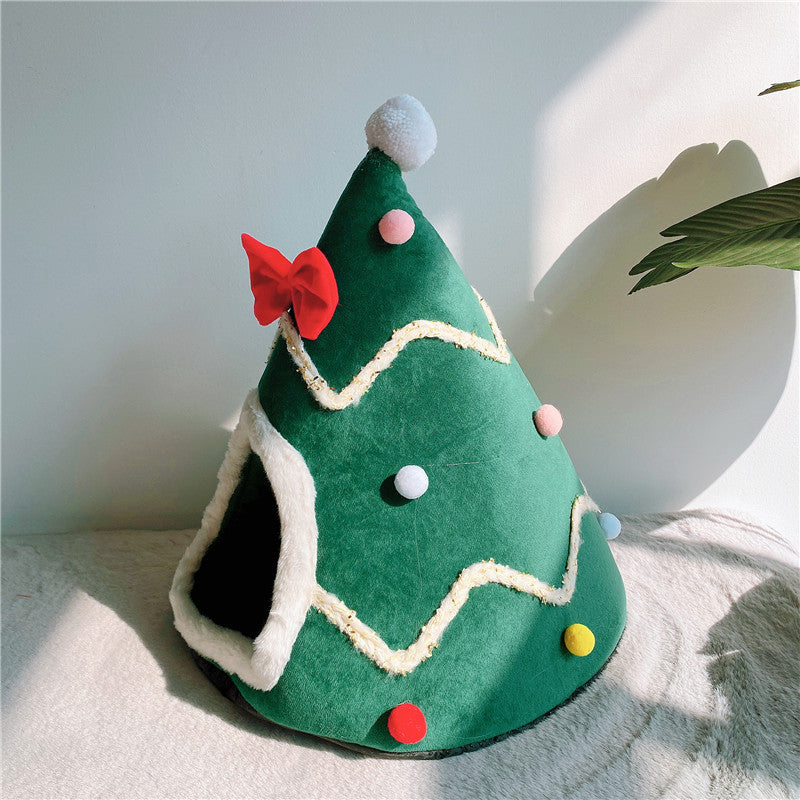 Red Christmas cat bed with bow and tree print, view 7