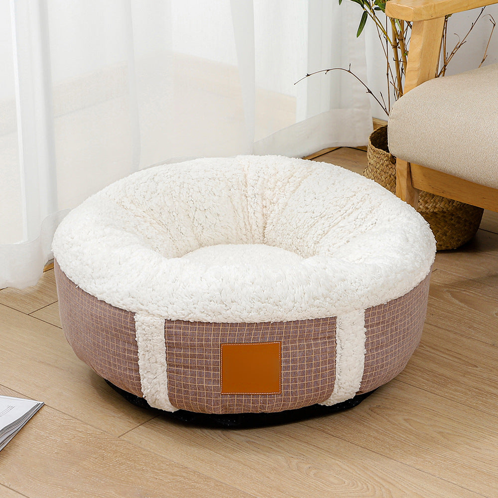 Light grey plaid cat bed in 40cm diameter