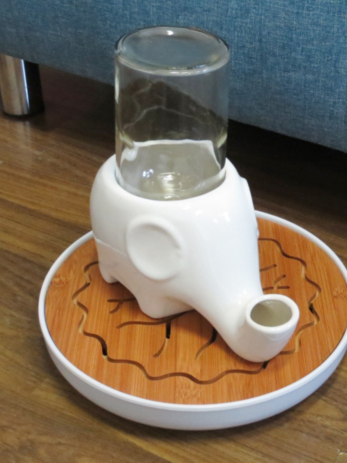 Ceramic elephant cat water dispenser, detail photo 4