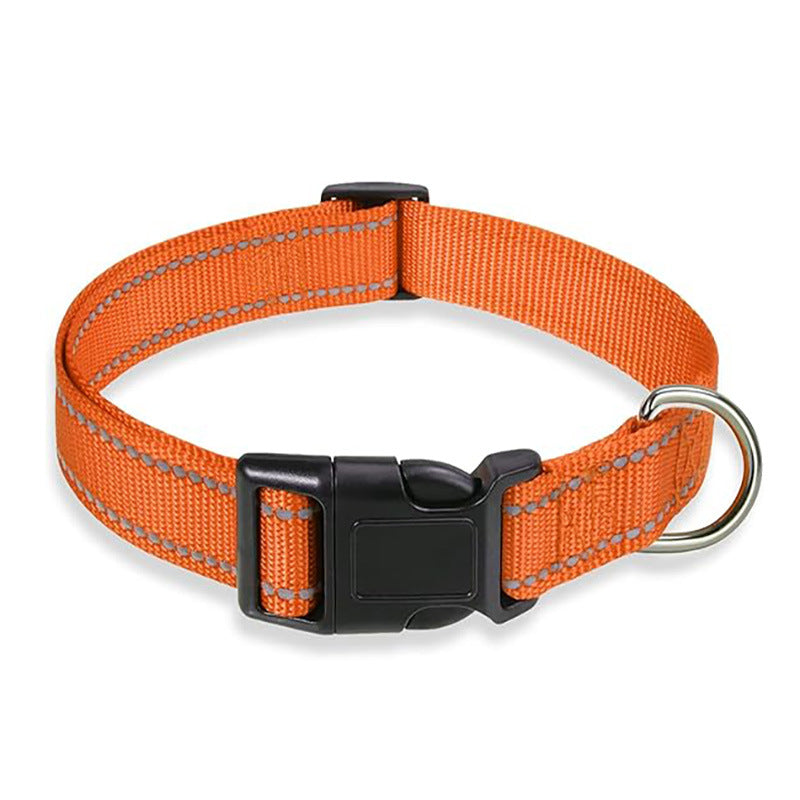 Reflective nylon dog collar, ideal for everyday use