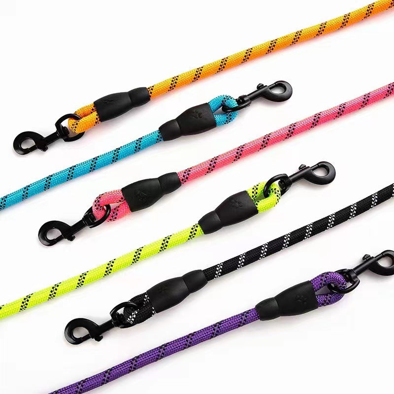 Nylon dog leads in eight colours and four lengths