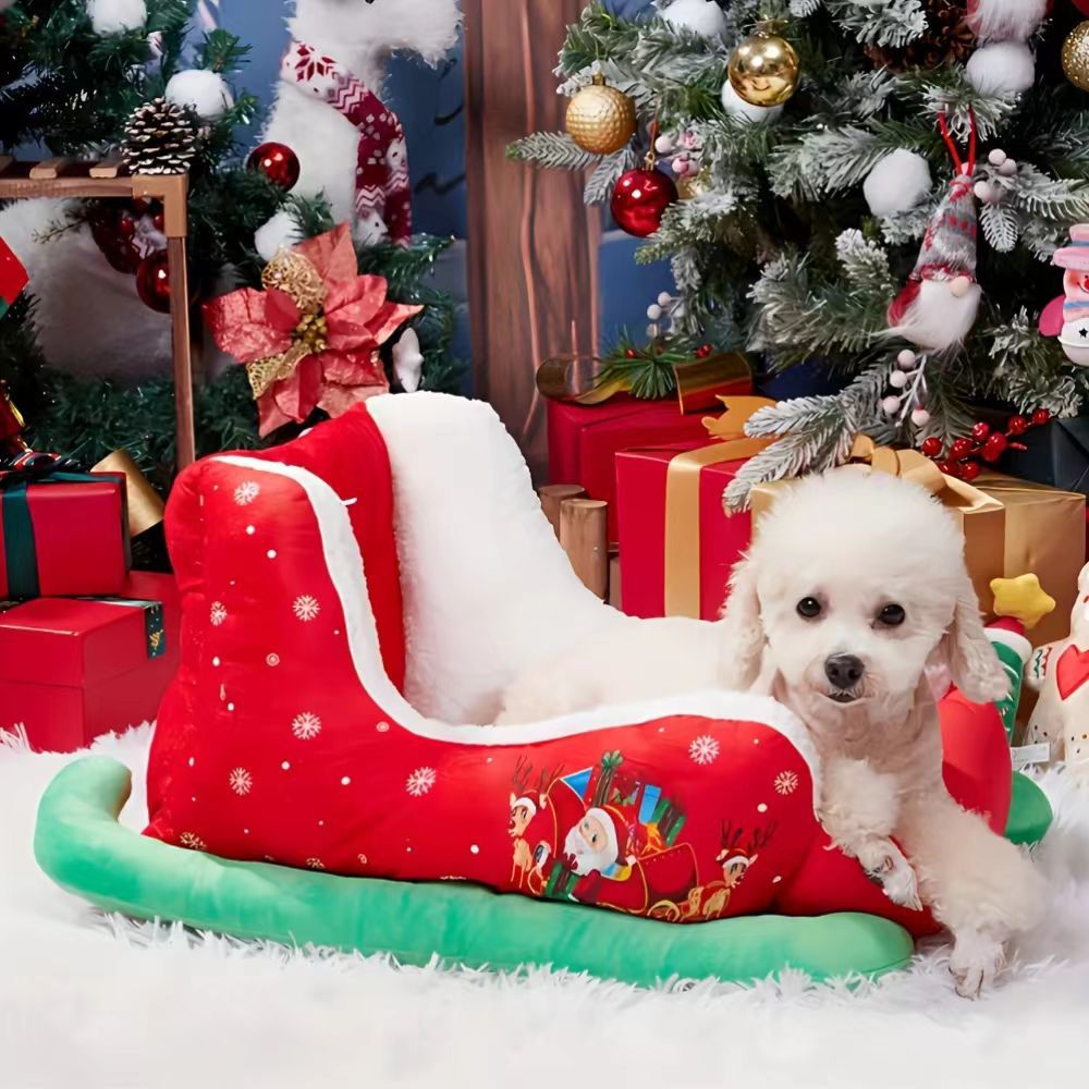 Red Christmas pet bed sofa for dogs and cats, view 1