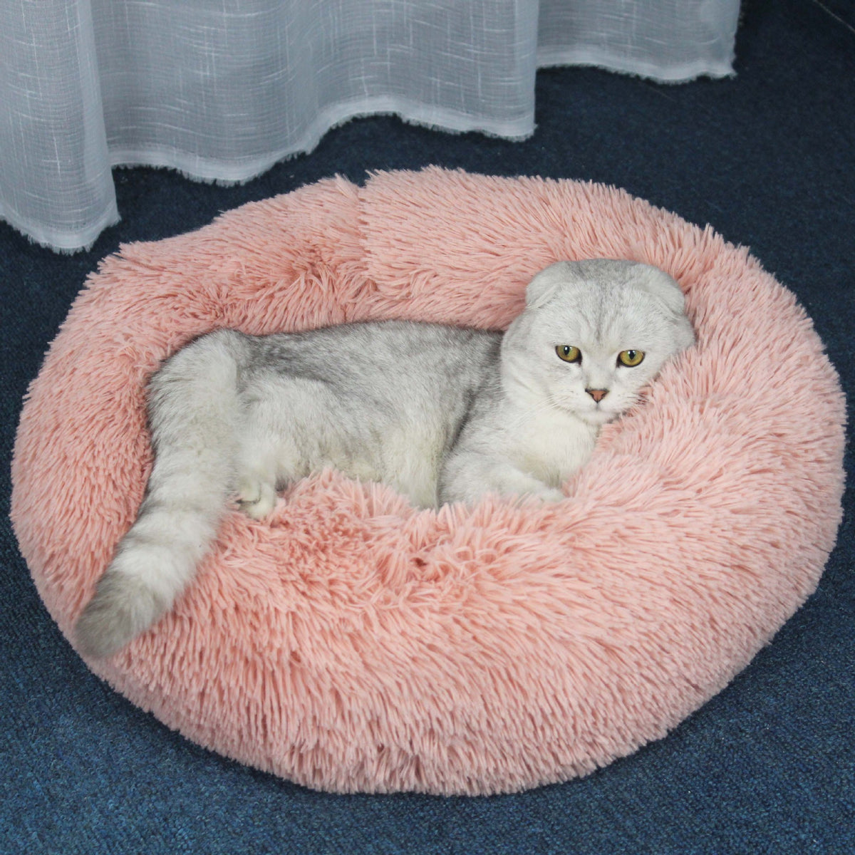 Round velvet cat bed mat for winter in Dusty Pink, size 50cm