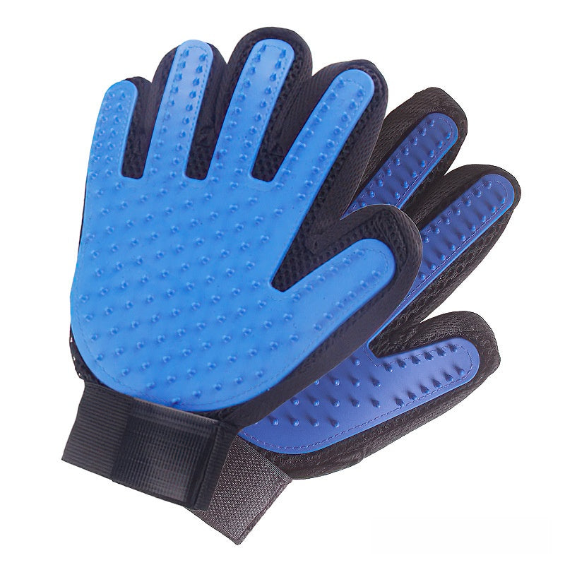 Rubber pet bath and massage glove, extra detail view