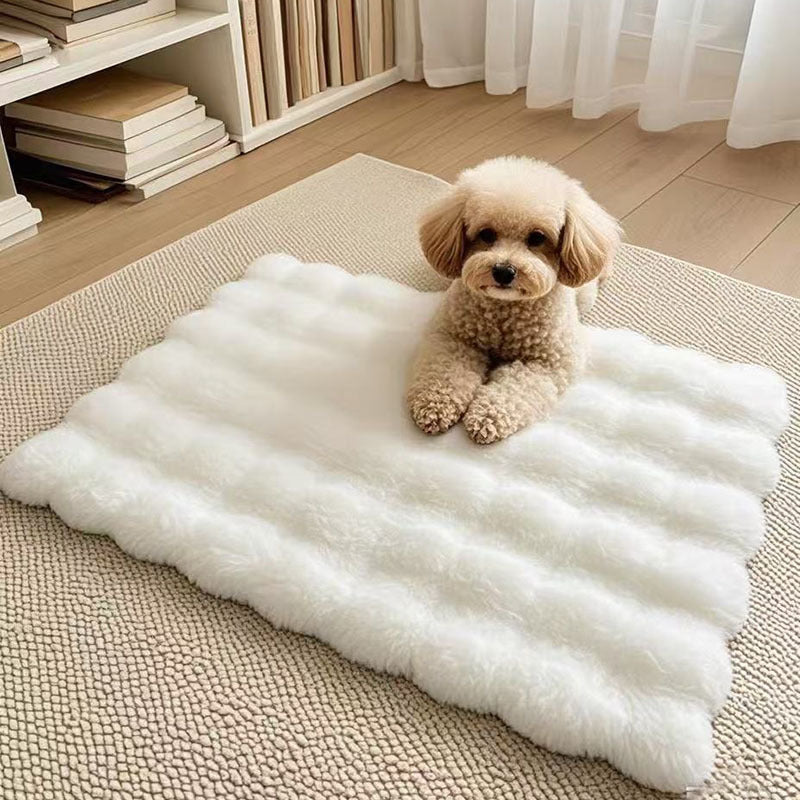Bubble velvet pet mat with anti-slip base in beige