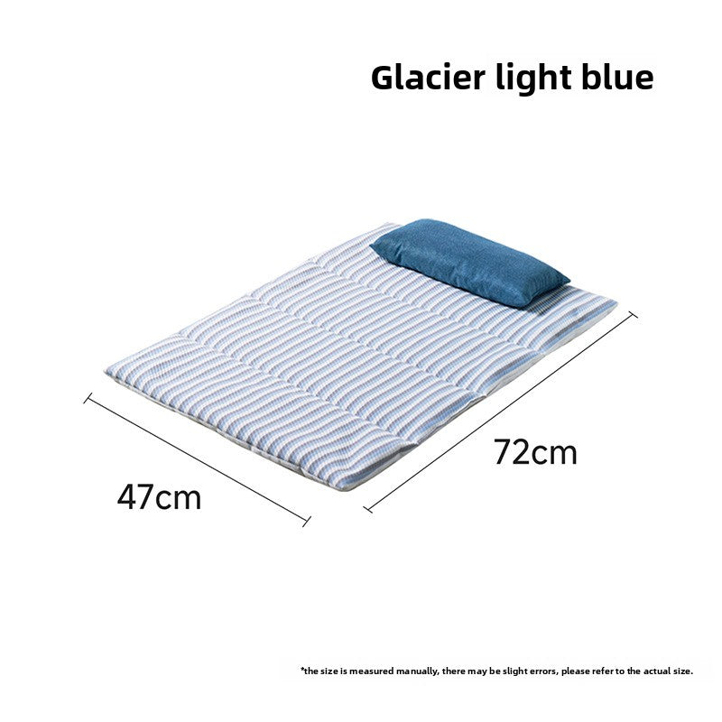 Self-cooling gel pad for cats and dogs, extra detail view
