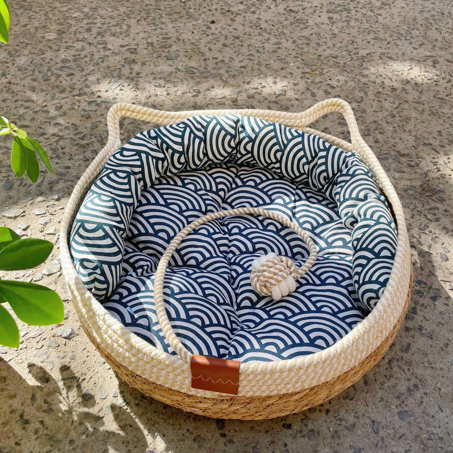 Woven rattan cat nest bed with white cotton pad, photo 14