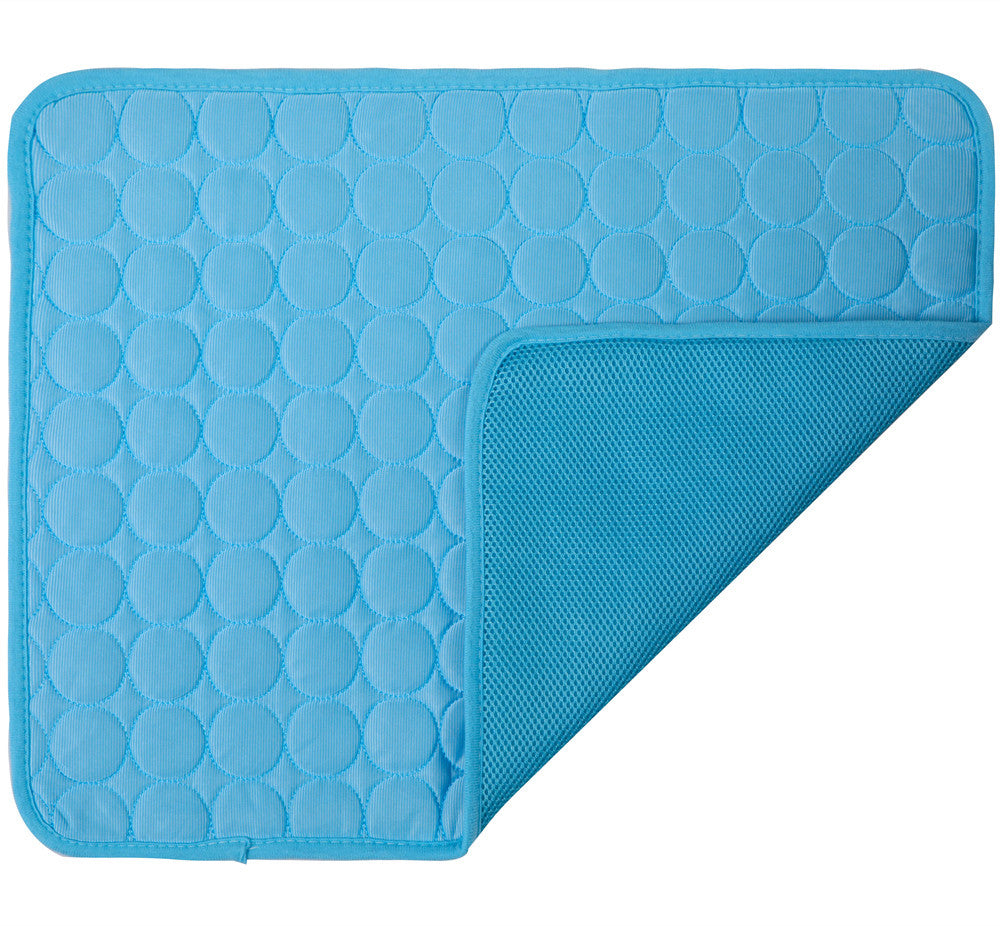 Three-layer pet cooling mat with mesh base, detail and texture view