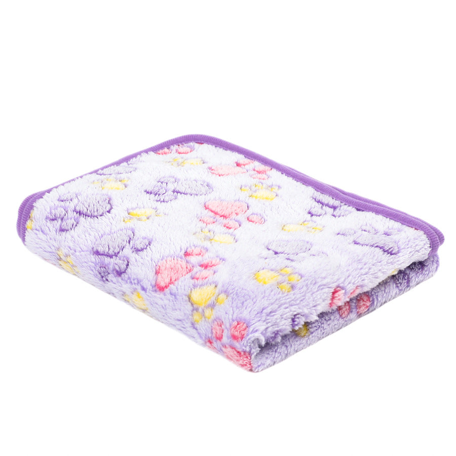 Coral fleece pet blanket with print in Purple Paw, size 76 x 104cm
