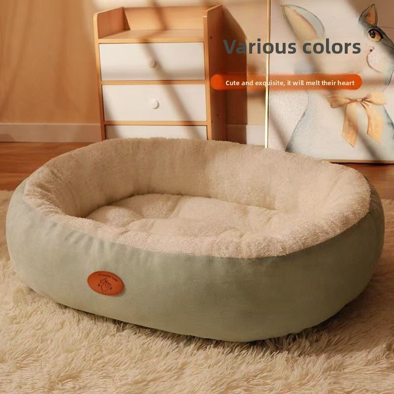 Oval pet nest bed for cats and dogs, photo from another angle