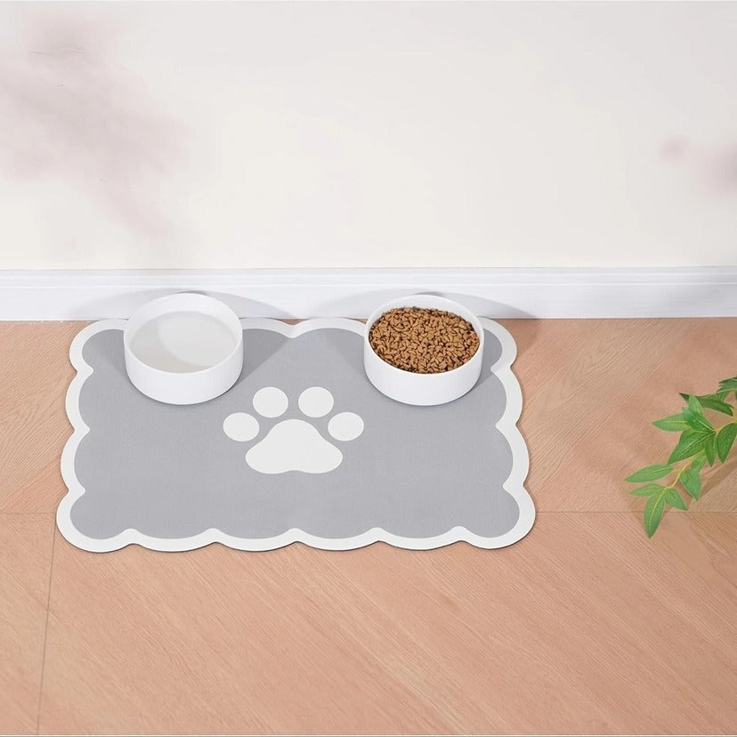 Absorbent splash-proof bowl mat for pets, close-up detail view