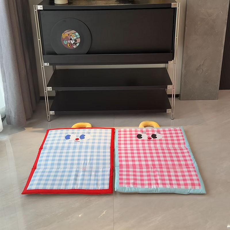 Double-sided washable pet cooling mat with patterns, photo 3 of 8