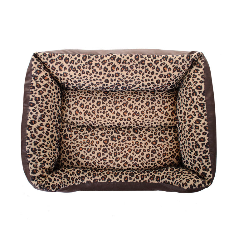 Leopard print pet bed with detachable washable cover, detail photo 4