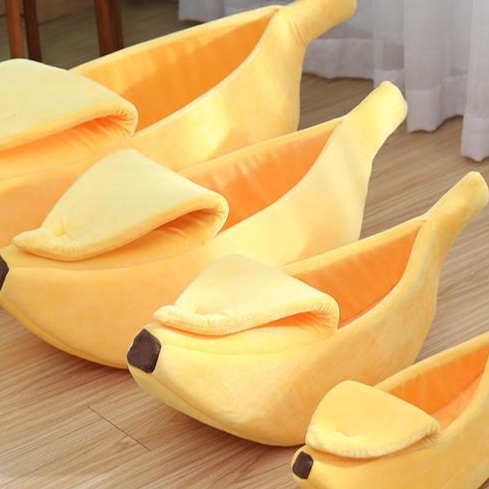 Banana boat shaped dog bed for cats and small dogs, main product photo