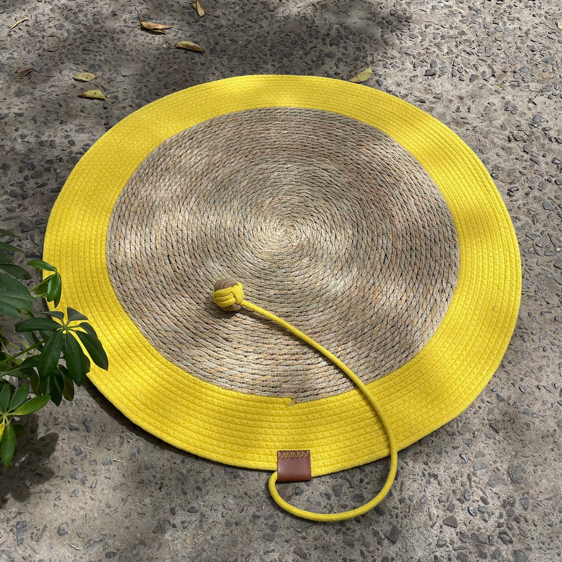 Round woven cattail grass cat scratch mat in Lemon Yellow, size 40cm Diameter