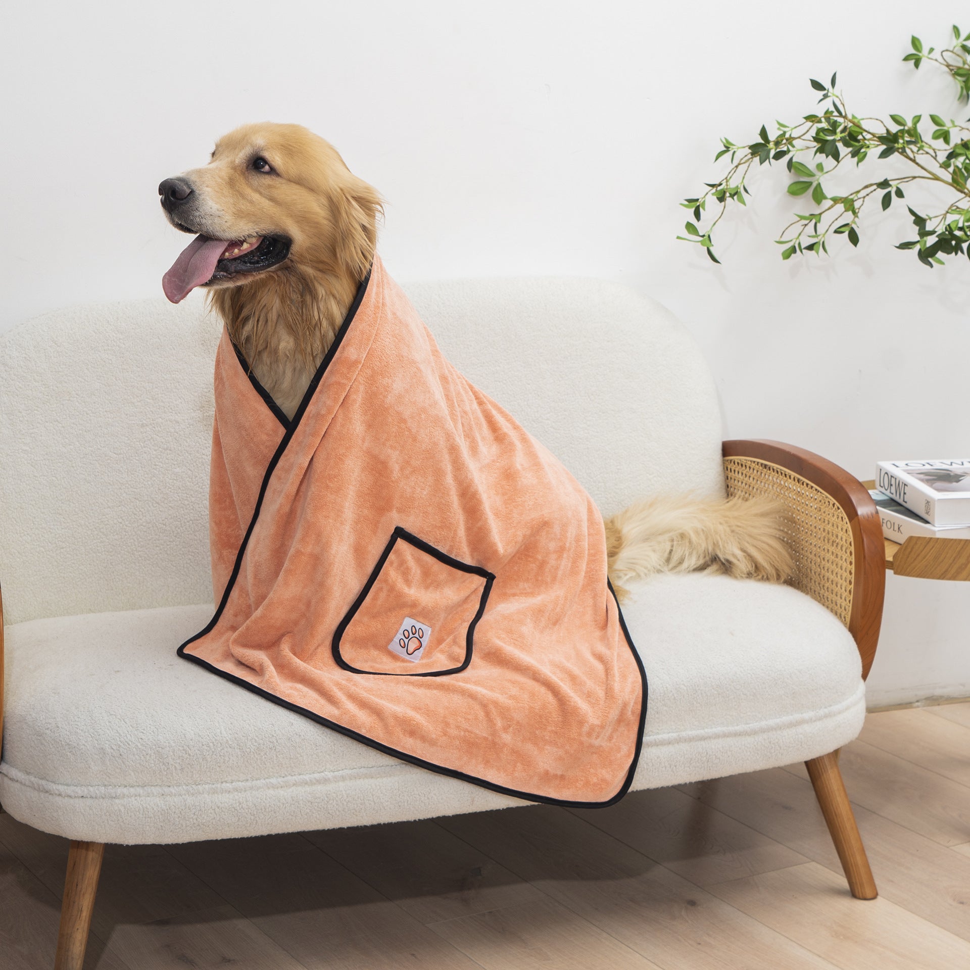 Microfibre pet bath towel with pocket gloves in Rose Pink, top view