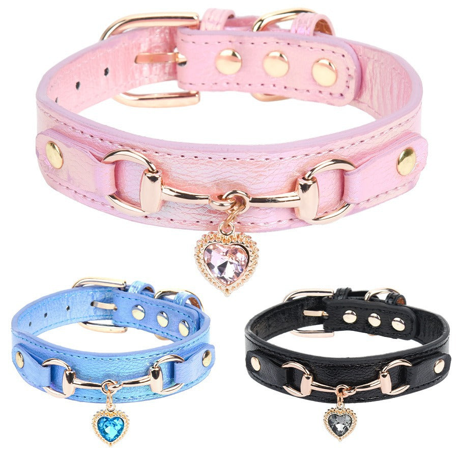 Heart rhinestone PU leather pet collar in Black, showing size and shape