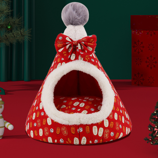 Christmas tree shaped pet nest with Santa hat design, product image 1