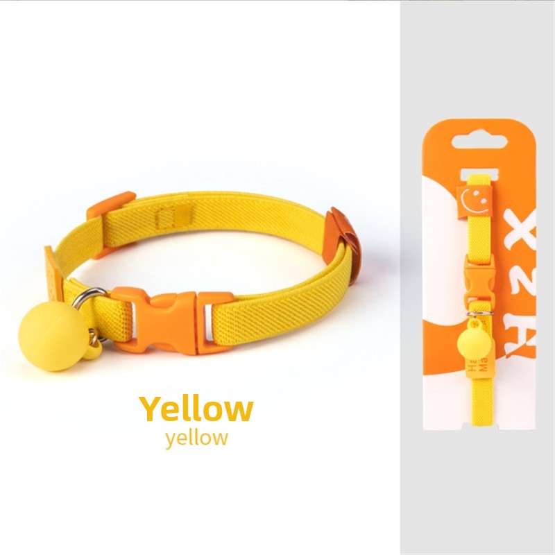 Elastic collar for cats and small dogs, close-up detail view