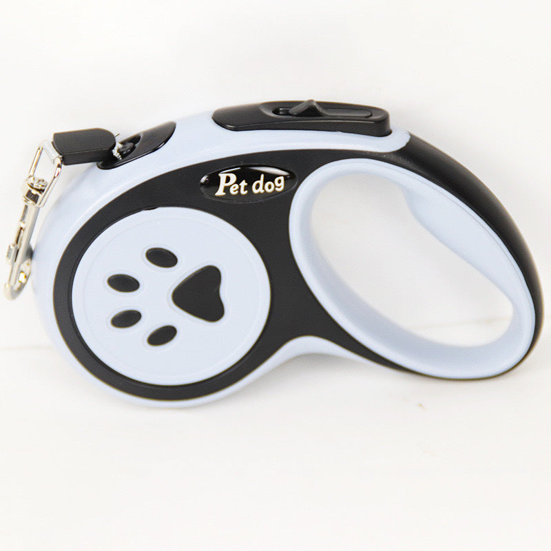 Retractable dog lead with ergonomic handle, ideal for everyday use