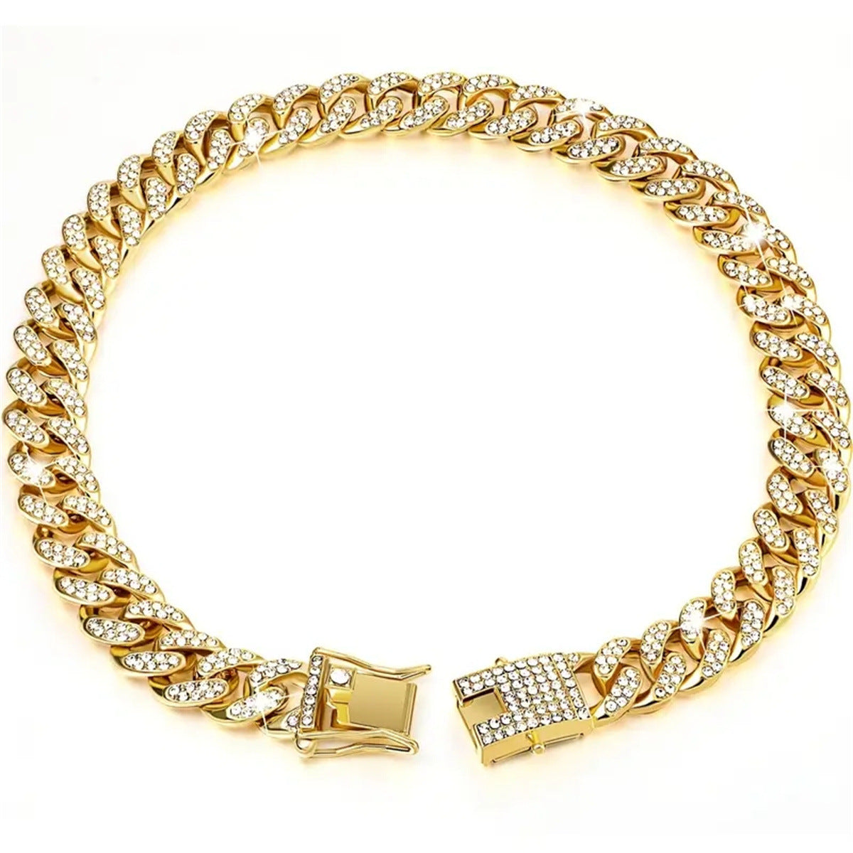 Faux diamond metal chain pet collar in Silver, in a home setting