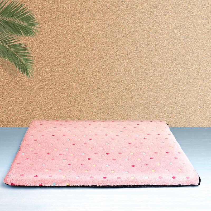 Self-warming pet mat with anti-slip base in Pink, size Medium