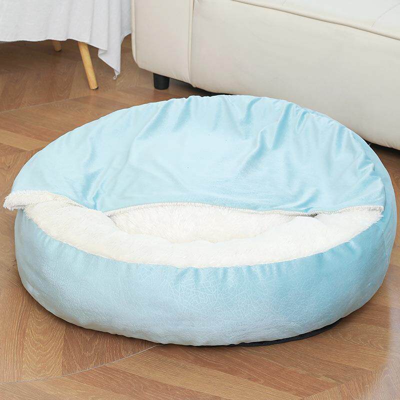 Shell shaped plush pet bed with attached blanket, detail photo 9