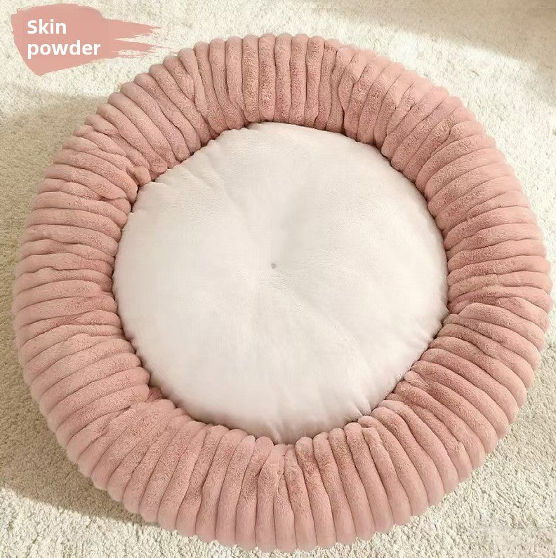 Plush faux rabbit fur pet nest bed for cats in Ivory White, extra detail view